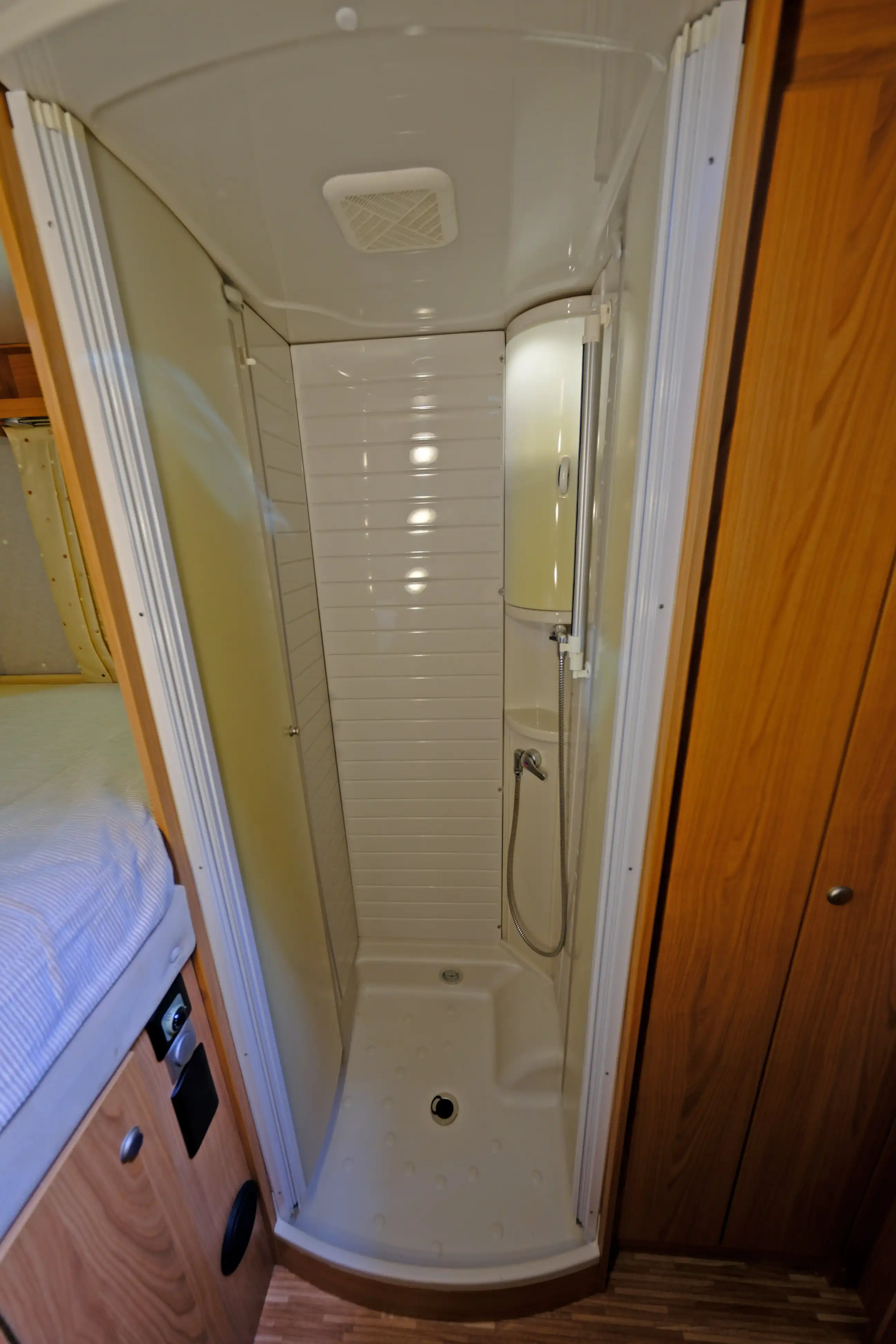 BUERSTNER I 660 Elegance